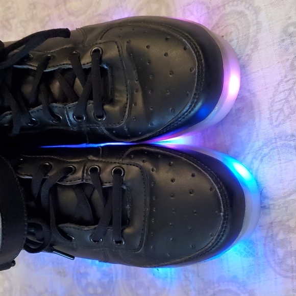 High Top  Rechargeable.  light up shoes. - Picture 4 of 9